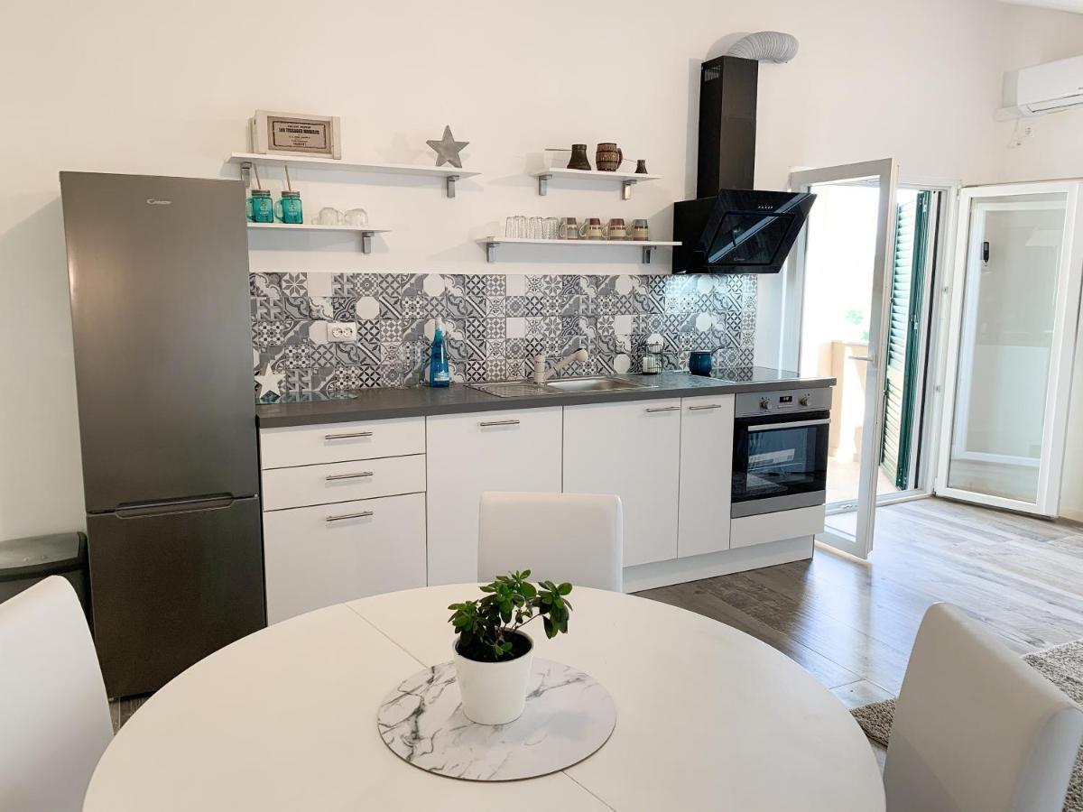Ražanac Apartmani Carnizza מראה חיצוני תמונה