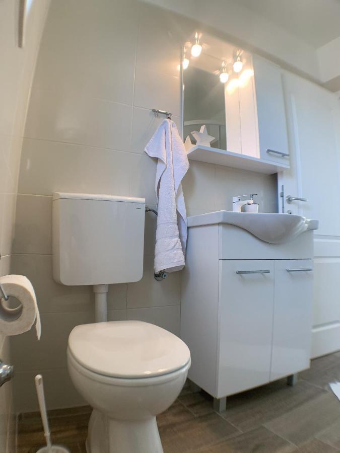 Ražanac Apartmani Carnizza מראה חיצוני תמונה