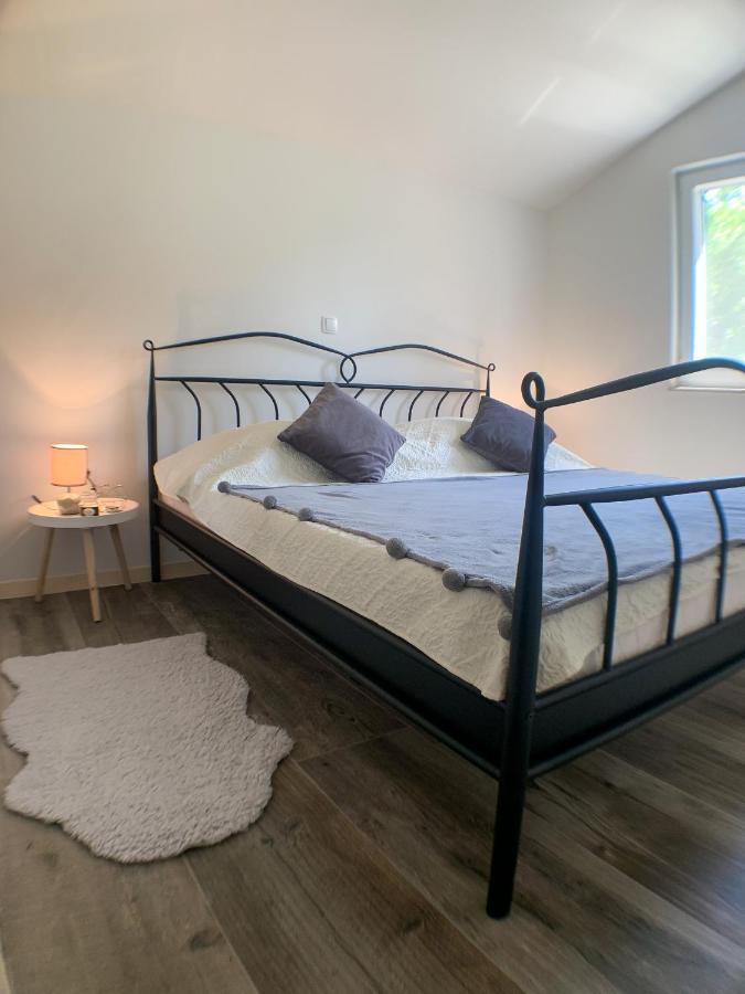 Ražanac Apartmani Carnizza מראה חיצוני תמונה