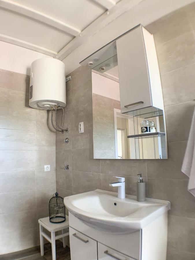 Ražanac Apartmani Carnizza מראה חיצוני תמונה